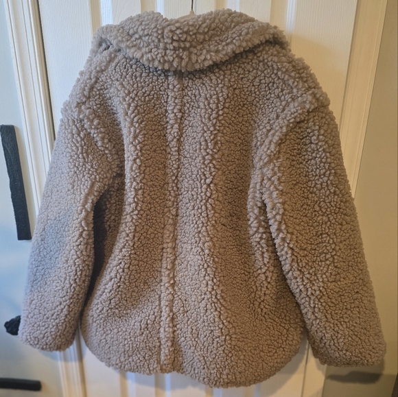 UGG GERTRUDE SHORT TEDDY COAT - Picture 7 of 11